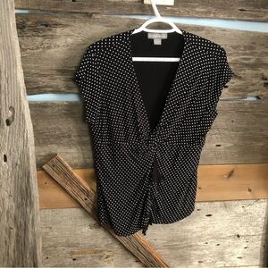 BEECHERS Brook Size Large Black/White Polka Dot V-Neck Top